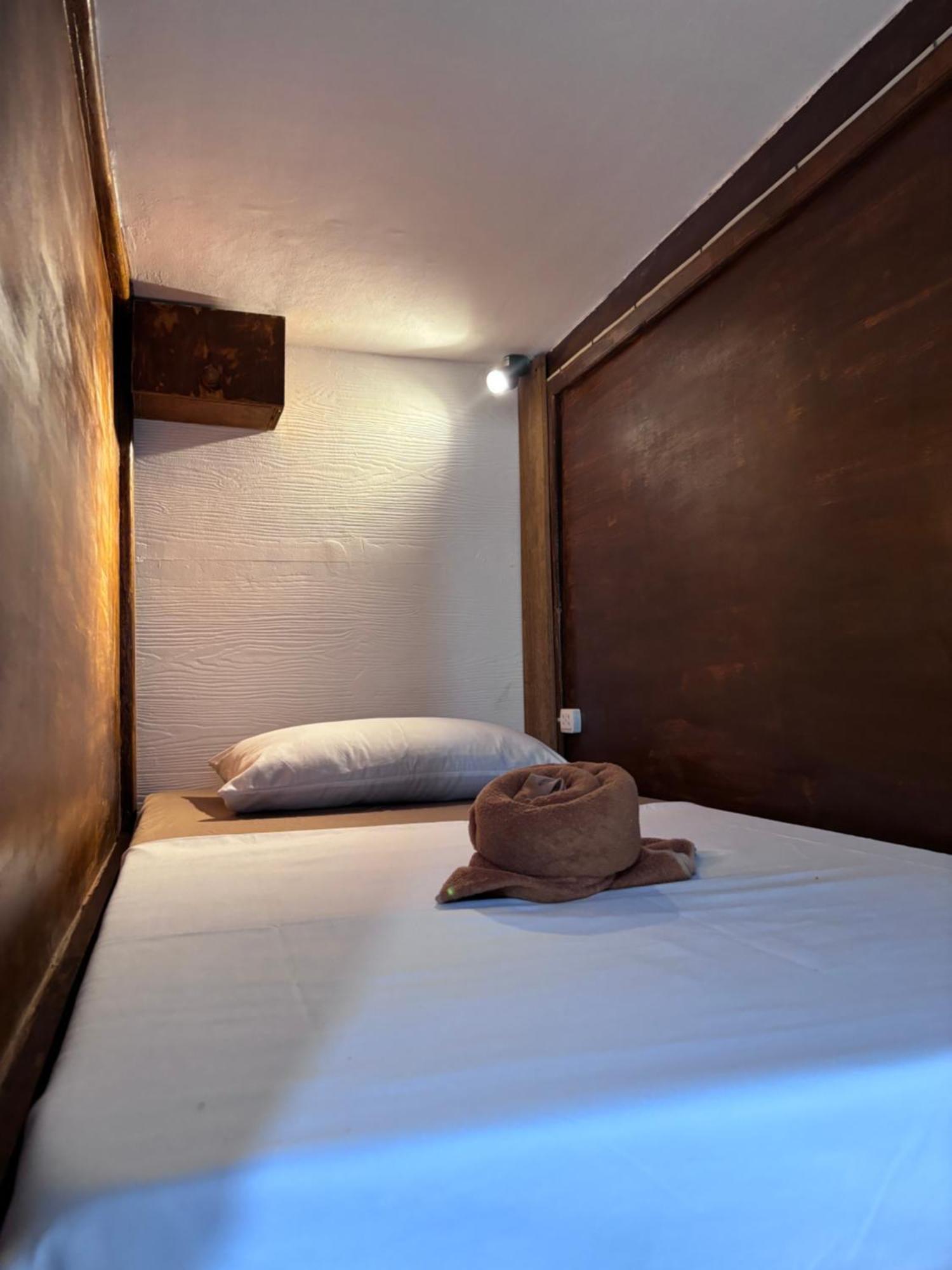 Paradiso Hostel 爱妮岛 外观 照片