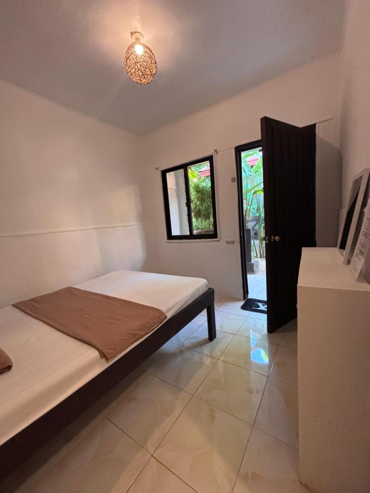 Paradiso Hostel 爱妮岛 外观 照片
