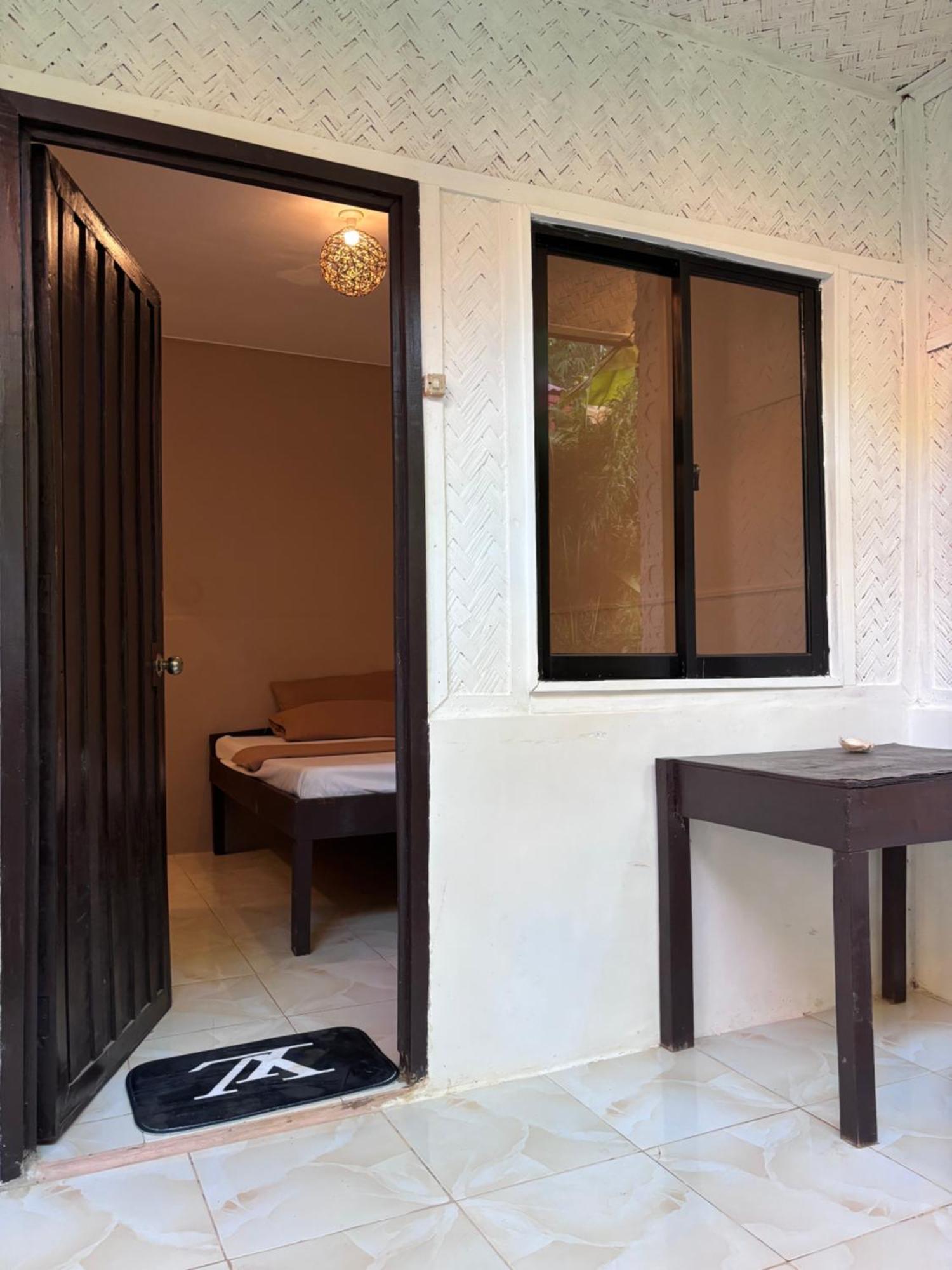 Paradiso Hostel 爱妮岛 外观 照片
