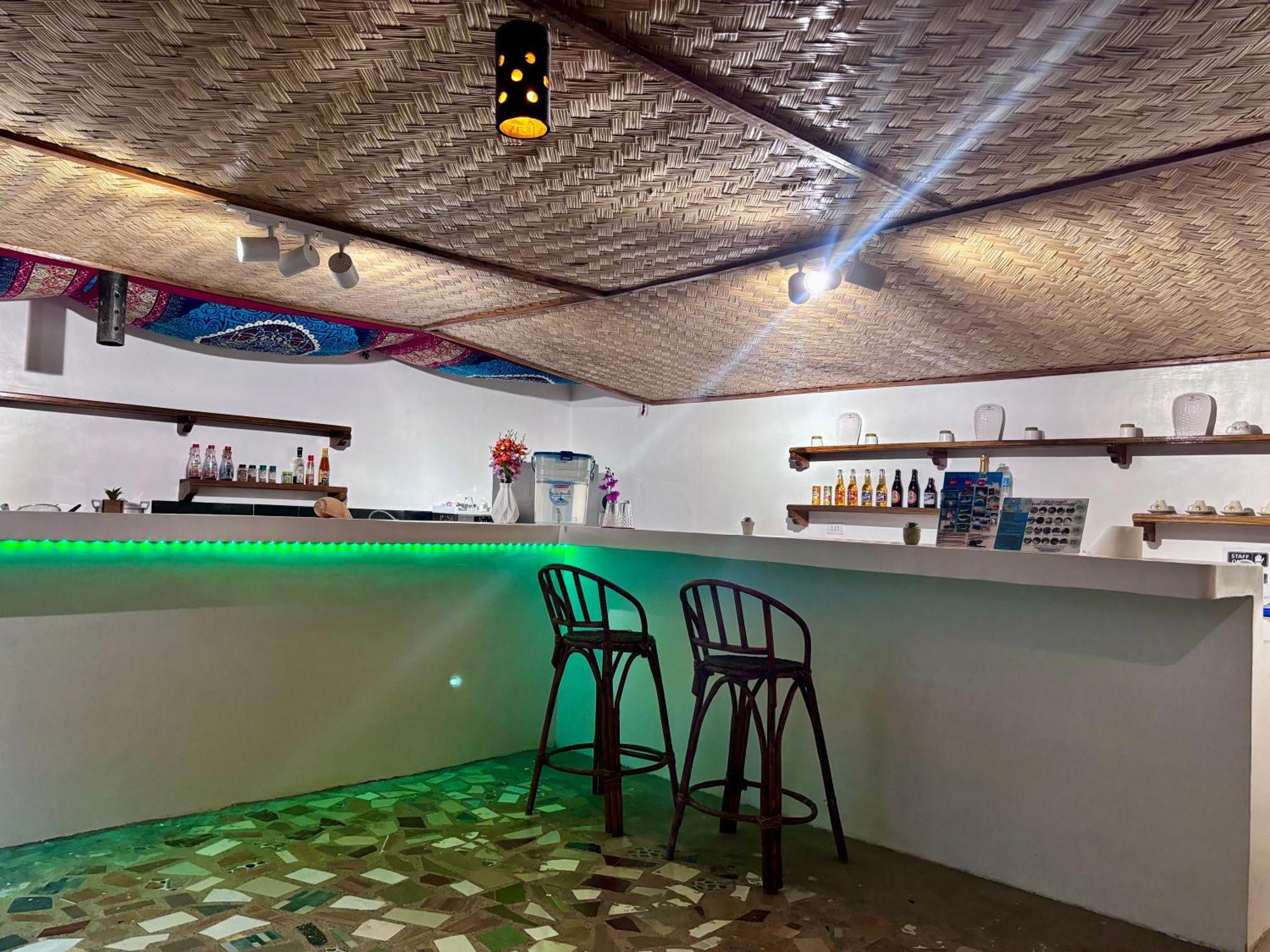 Paradiso Hostel 爱妮岛 外观 照片